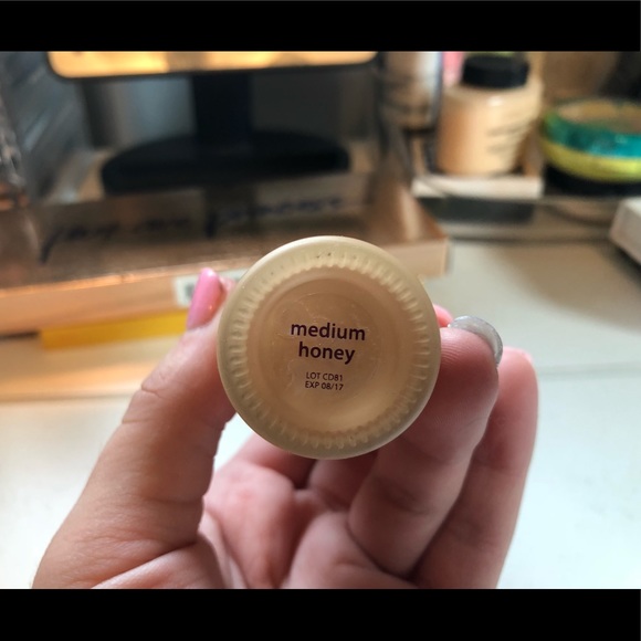 Tarte Rainforest of the Sea foundation - Picture 3 of 4